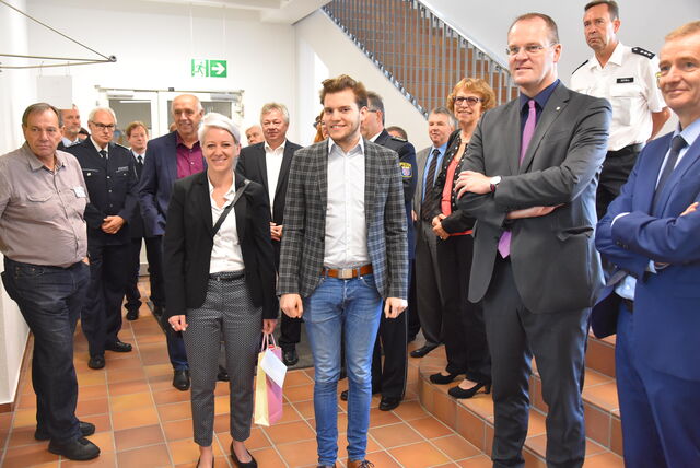 Enthüllung der Gebäudeplakette