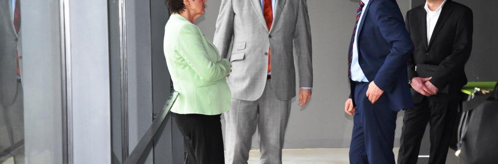 Dr. Vera Rupp, Finanzminister Dr. Thomas Schäfer, Dr. Udo Recker, Dr. Jürgen Hirsch