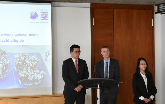 Steffen Benz, Hans-Günter Göddemeyer und Übersetzerin Pham Thi Lan Phuong