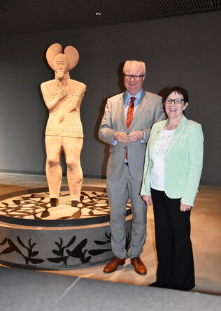 Dr. Vera Rupp, Finanzminister Dr. Thomas Schäfer