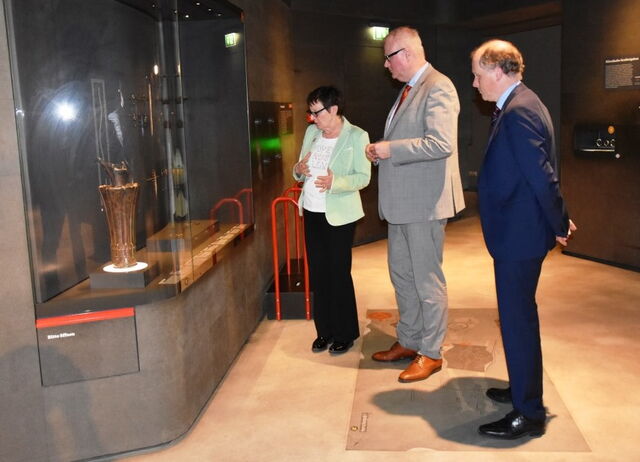 Dr. Vera Rupp, Finanzminister Dr. Thomas Schäfer, Dr. Udo Recker