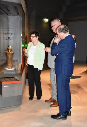 Dr. Vera Rupp, Finanzminister Dr. Thomas Schäfer, Dr. Udo Recker