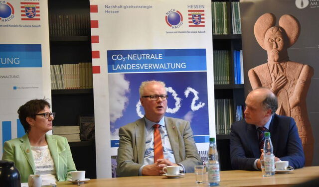 Dr. Vera Rupp, Finanzminister Dr. Thomas Schäfer, Dr. Udo Recker